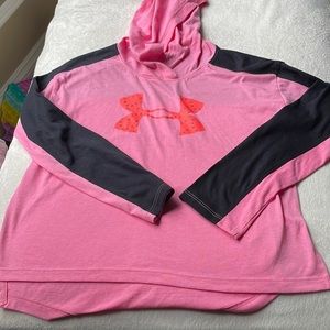 NWT Under armour small hooded shirt